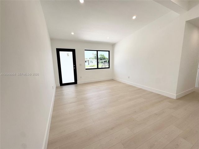 3512 NW 176th Ter, Miami Gardens, FL 33056