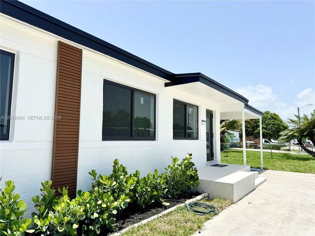 3512 NW 176th Ter, Miami Gardens, FL 33056
