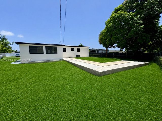 3512 NW 176th Ter, Miami Gardens, FL 33056