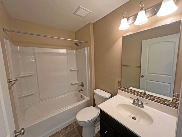 2619 Paragon Mill Drive, 204, Burlington, KY 41005