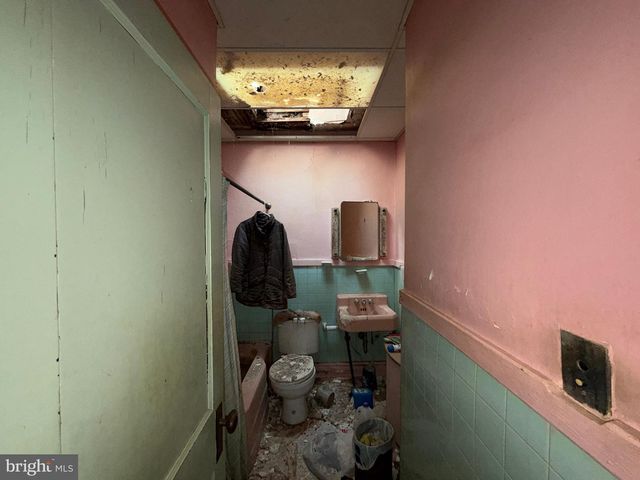 1902 RUXTON AVE, Baltimore, MD 21216