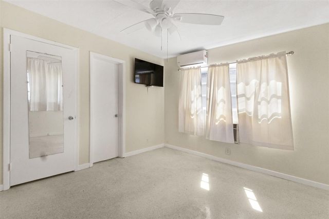 3212 NE 7th Place 12, Pompano Beach, FL 33062