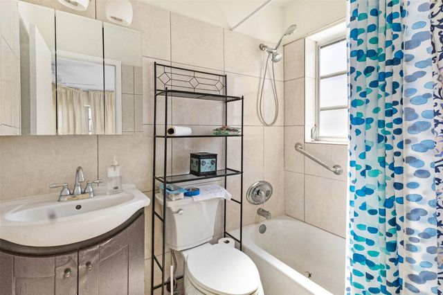 3212 NE 7th Place 12, Pompano Beach, FL 33062