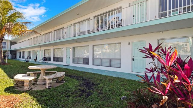 3212 NE 7th Place 12, Pompano Beach, FL 33062