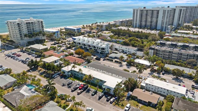 3212 NE 7th Place 12, Pompano Beach, FL 33062