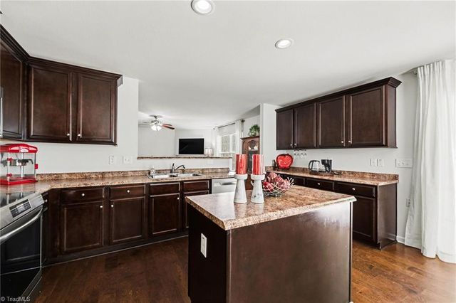 1637 Haddington Point Drive, Kernersville, NC 27284
