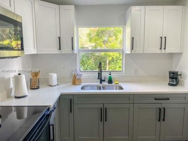 1025 NW 55th St 1, Miami, FL 33127