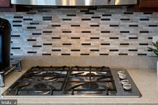 43827 KINGSTON STATION TER, Ashburn, VA 20148