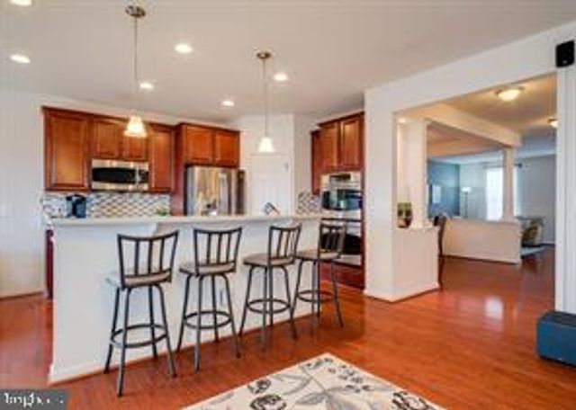 43827 KINGSTON STATION TER, Ashburn, VA 20148