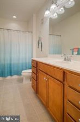 43827 KINGSTON STATION TER, Ashburn, VA 20148