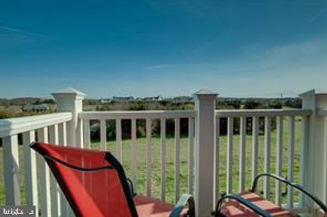 43827 KINGSTON STATION TER, Ashburn, VA 20148