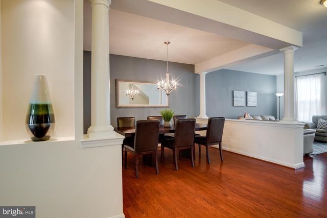 43827 KINGSTON STATION TER, Ashburn, VA 20148