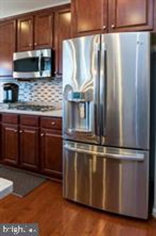 43827 KINGSTON STATION TER, Ashburn, VA 20148