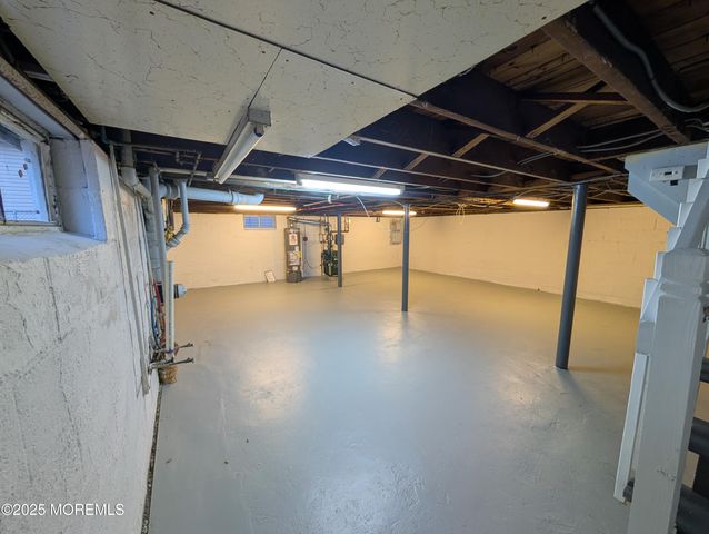 21 Campview Avenue, Keansburg, NJ 07734