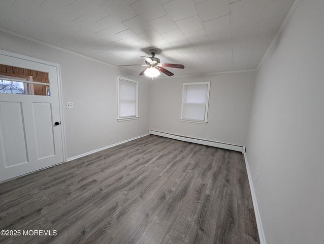 21 Campview Avenue, Keansburg, NJ 07734