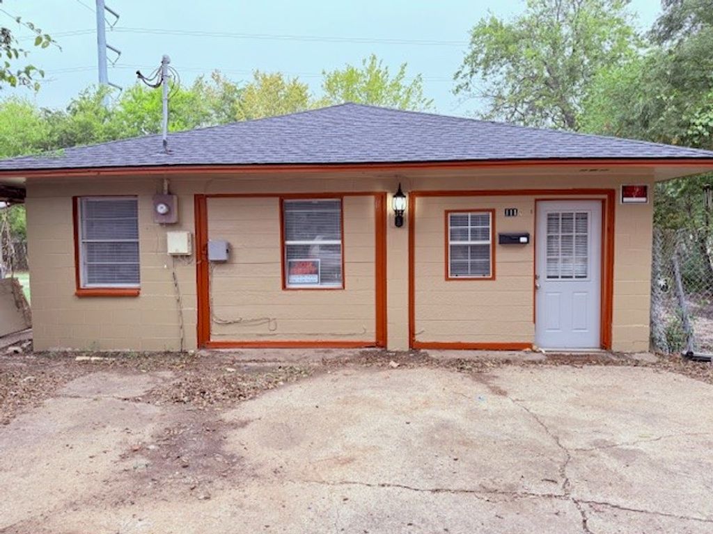 111 W Avenue D A, Garland, TX 75040