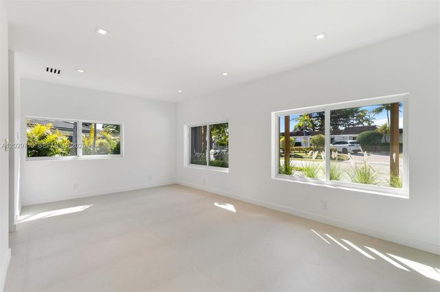 19721 NE 23rd Ave 19721, Miami, FL 33180