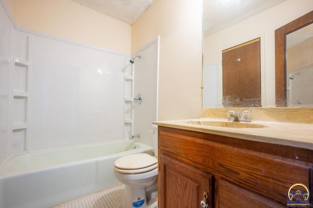 2914 Lydia AVE, Topeka, KS 66614