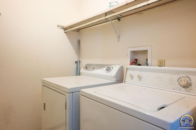 2914 Lydia AVE, Topeka, KS 66614