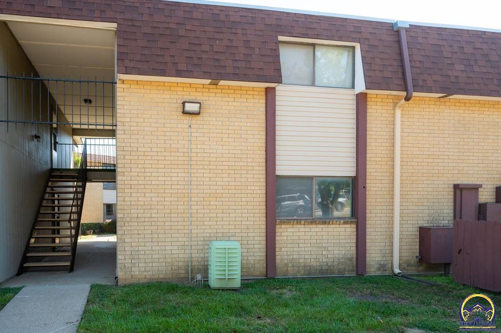 2914 Lydia AVE, Topeka, KS 66614