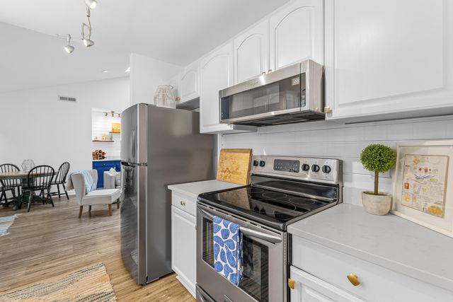 1115 Honeysuckle Court, Mount Pleasant, SC 29464