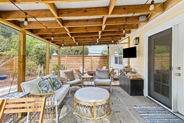 1115 Honeysuckle Court, Mount Pleasant, SC 29464