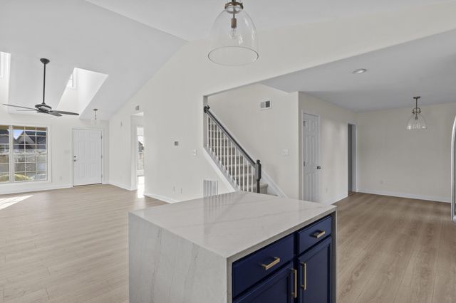 1338 Russell Springs Drive, Lexington, KY 40511