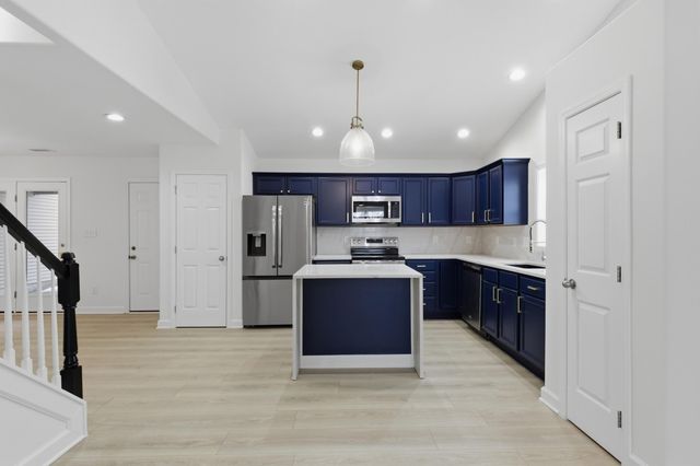 1338 Russell Springs Drive, Lexington, KY 40511