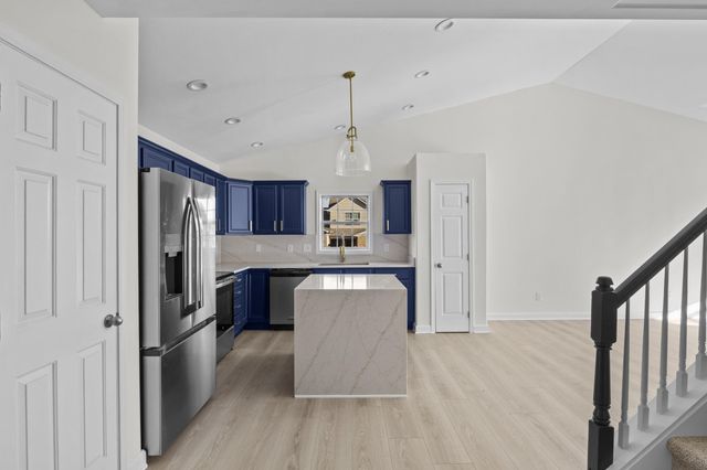 1338 Russell Springs Drive, Lexington, KY 40511