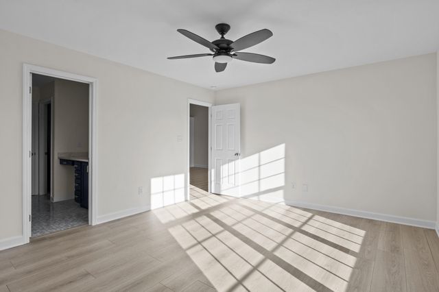 1338 Russell Springs Drive, Lexington, KY 40511