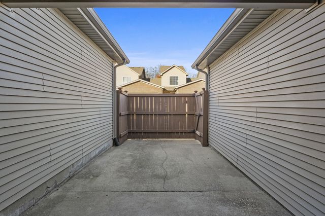 1338 Russell Springs Drive, Lexington, KY 40511