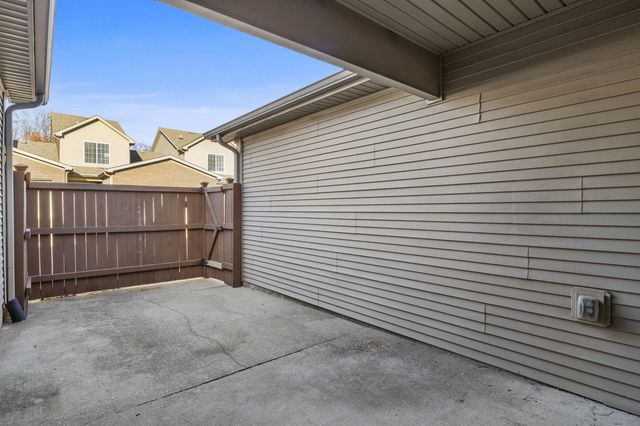 1338 Russell Springs Drive, Lexington, KY 40511