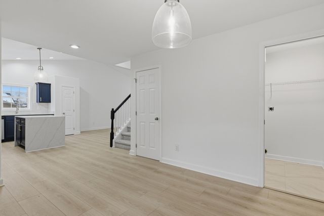 1338 Russell Springs Drive, Lexington, KY 40511