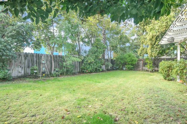 2316 Otto Dr, Stockton, CA 95209