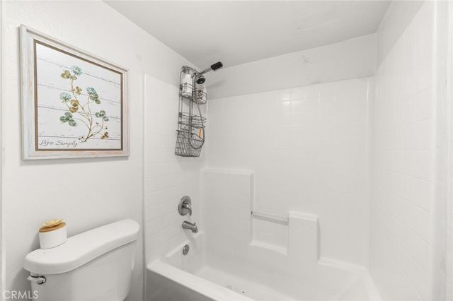 13310 Spring Valley B, Victorville, CA 92395