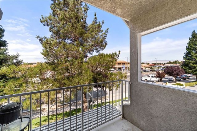 13310 Spring Valley B, Victorville, CA 92395