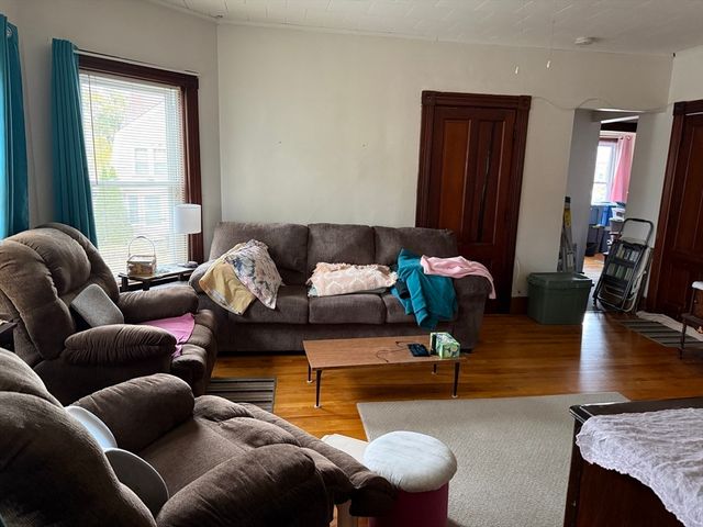 3 Gardner Pl, Leominster, MA 01453