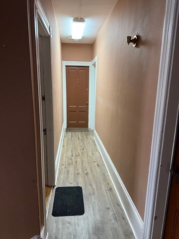 3 Gardner Pl, Leominster, MA 01453