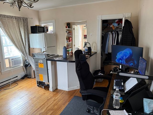 3 Gardner Pl, Leominster, MA 01453