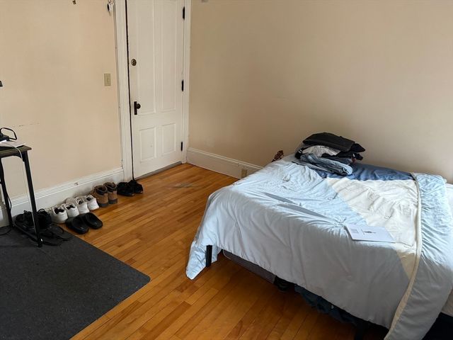 3 Gardner Pl, Leominster, MA 01453