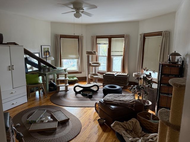 3 Gardner Pl, Leominster, MA 01453