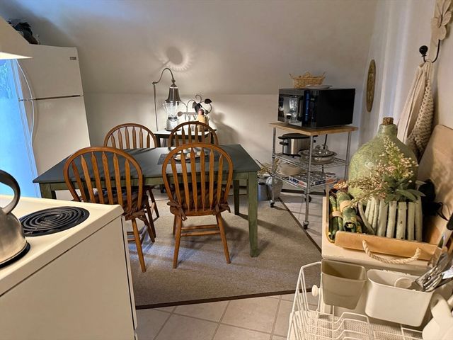 3 Gardner Pl, Leominster, MA 01453