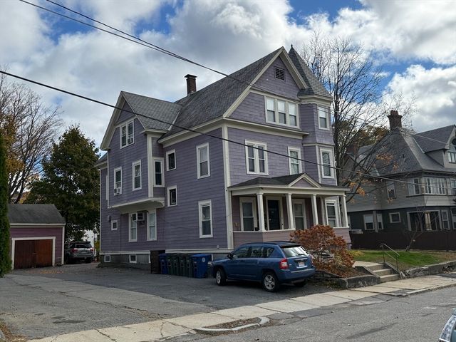 3 Gardner Pl, Leominster, MA 01453