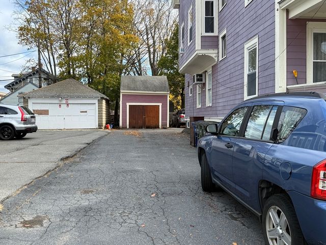 3 Gardner Pl, Leominster, MA 01453