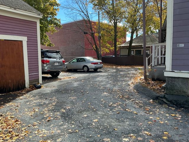 3 Gardner Pl, Leominster, MA 01453