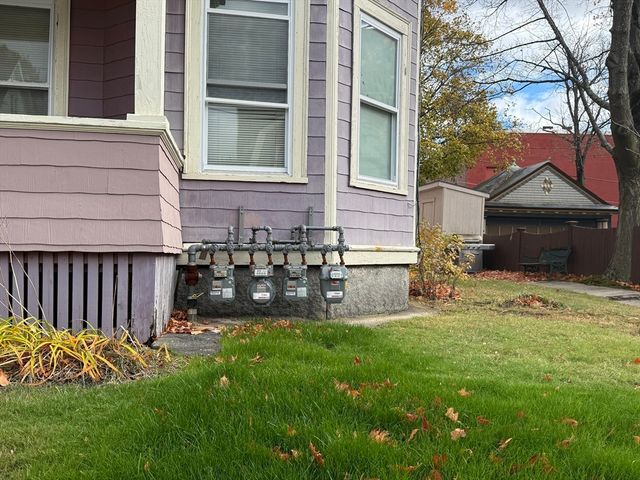 3 Gardner Pl, Leominster, MA 01453