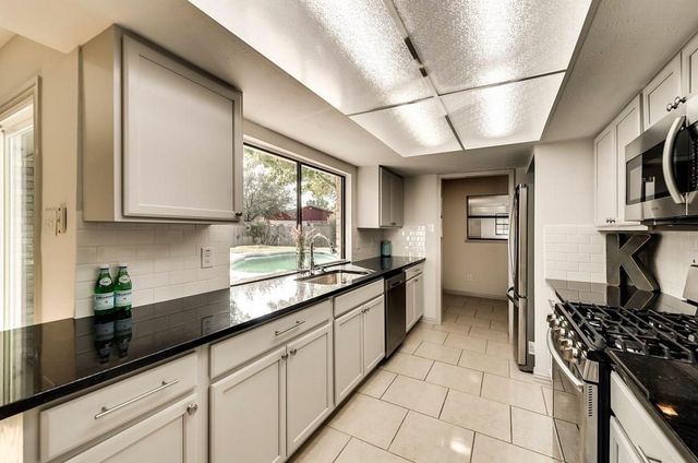 3517 Knoll Point Drive, Garland, TX 75043