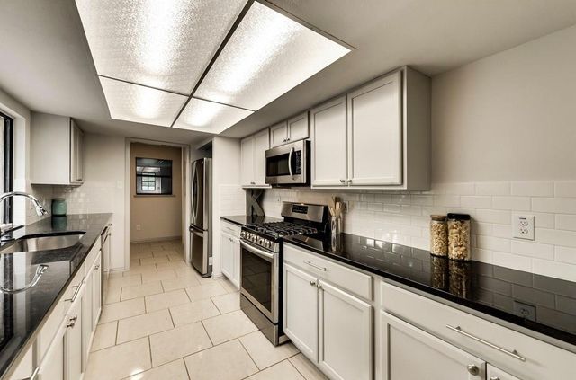 3517 Knoll Point Drive, Garland, TX 75043