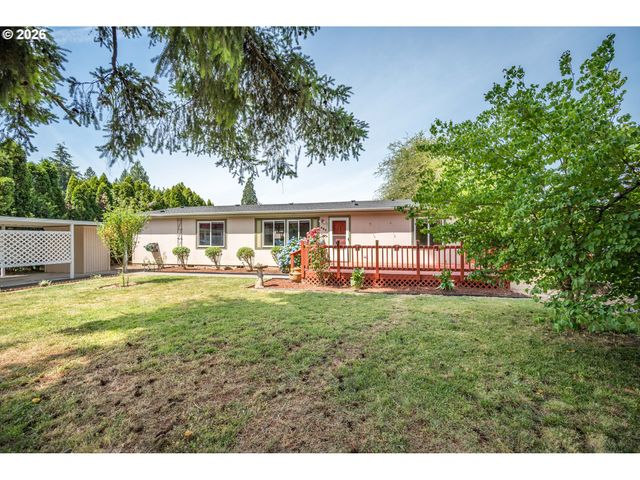 827 Ne WOODARD Ave, Castle Rock, WA 98611