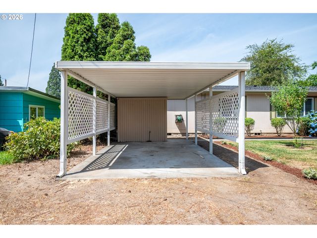 827 Ne WOODARD Ave, Castle Rock, WA 98611